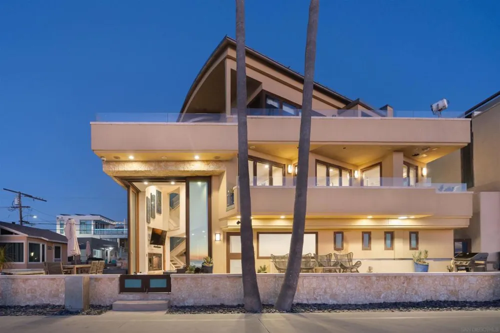 3921 Ocean Front Walk San Diego, CA 92109