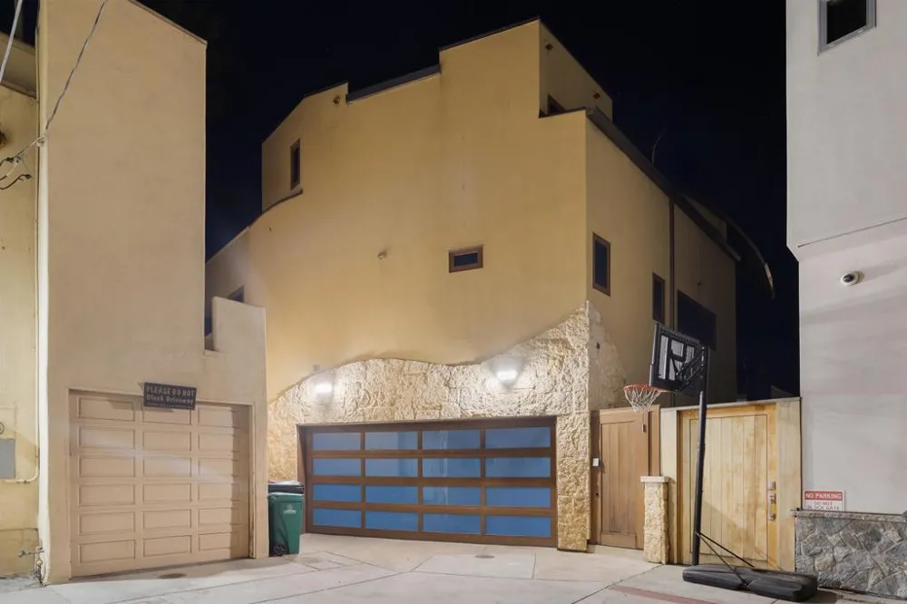 3921 Ocean Front Walk San Diego, CA 92109