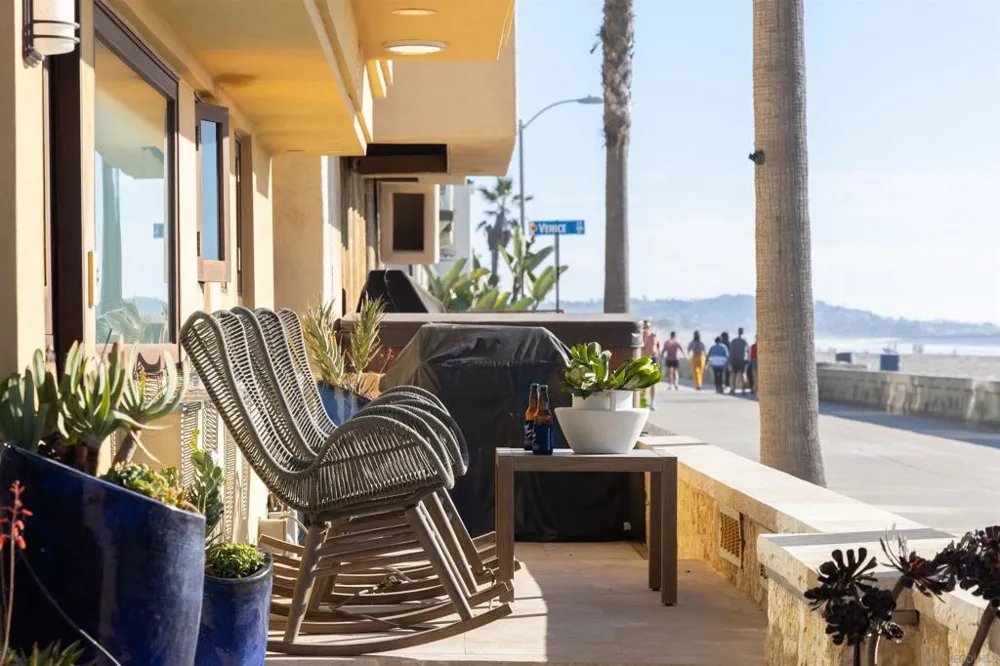 3921 Ocean Front Walk San Diego, CA 92109
