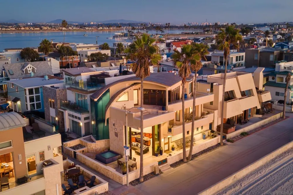 3921 Ocean Front Walk San Diego, CA 92109