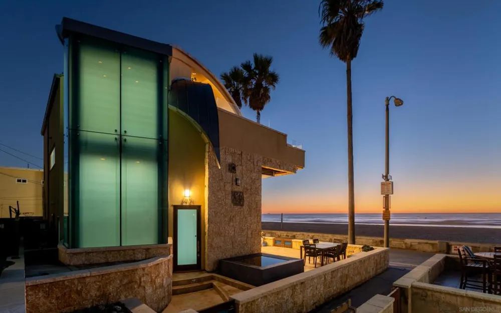 3921 Ocean Front Walk San Diego, CA 92109