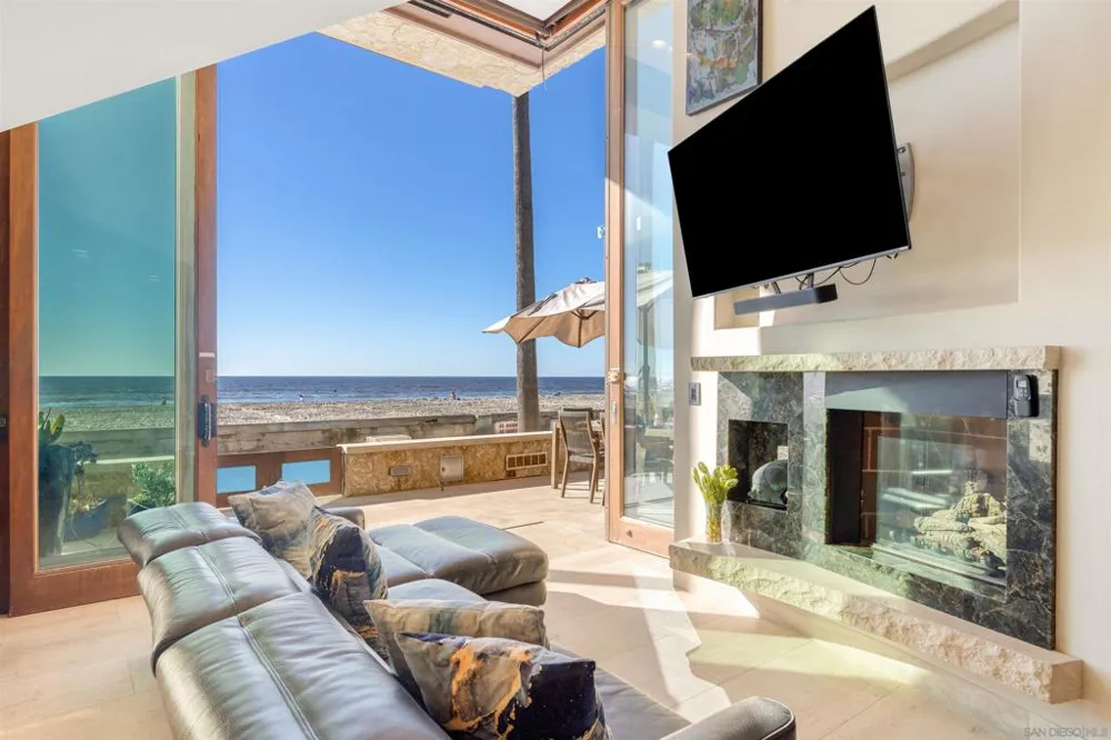 3921 Ocean Front Walk San Diego, CA 92109