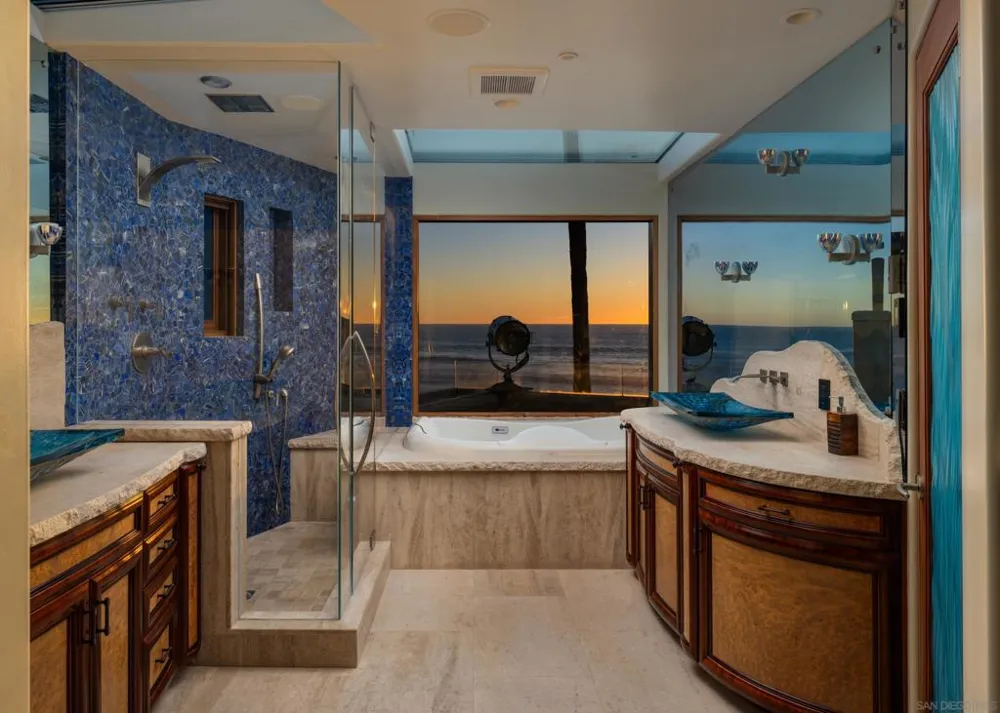 3921 Ocean Front Walk San Diego, CA 92109