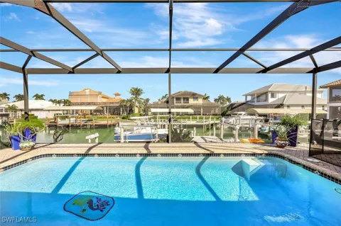 Giralda Court