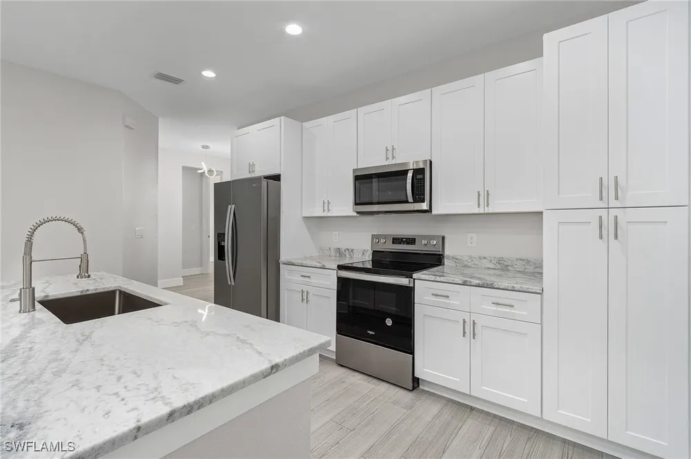 SANDHILL BOULEVARD Punta Gorda, FL 33983