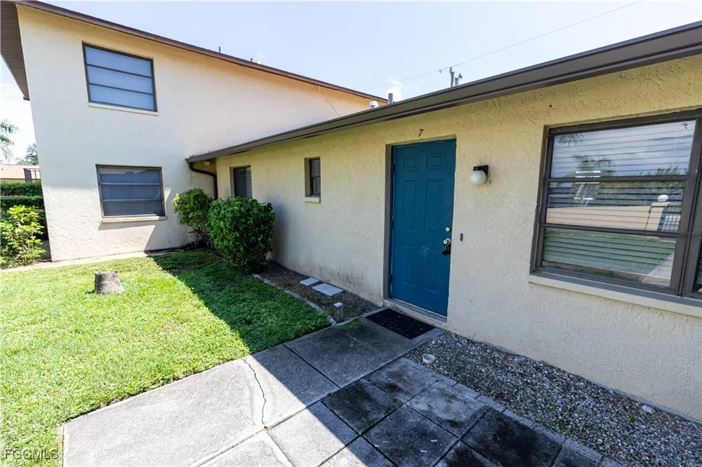 SE 8th Street #7 Cape Coral, FL 33990