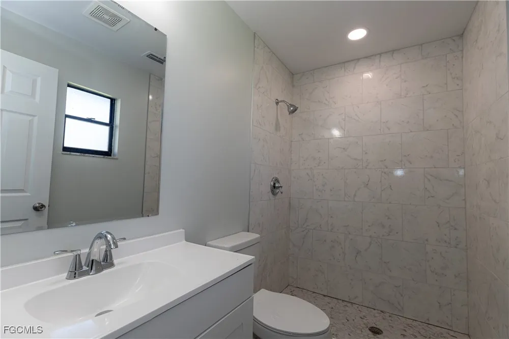 SE 8th Street #7 Cape Coral, FL 33990