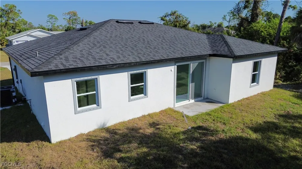 E Wintergarden Avenue Port Charlotte, FL 33948