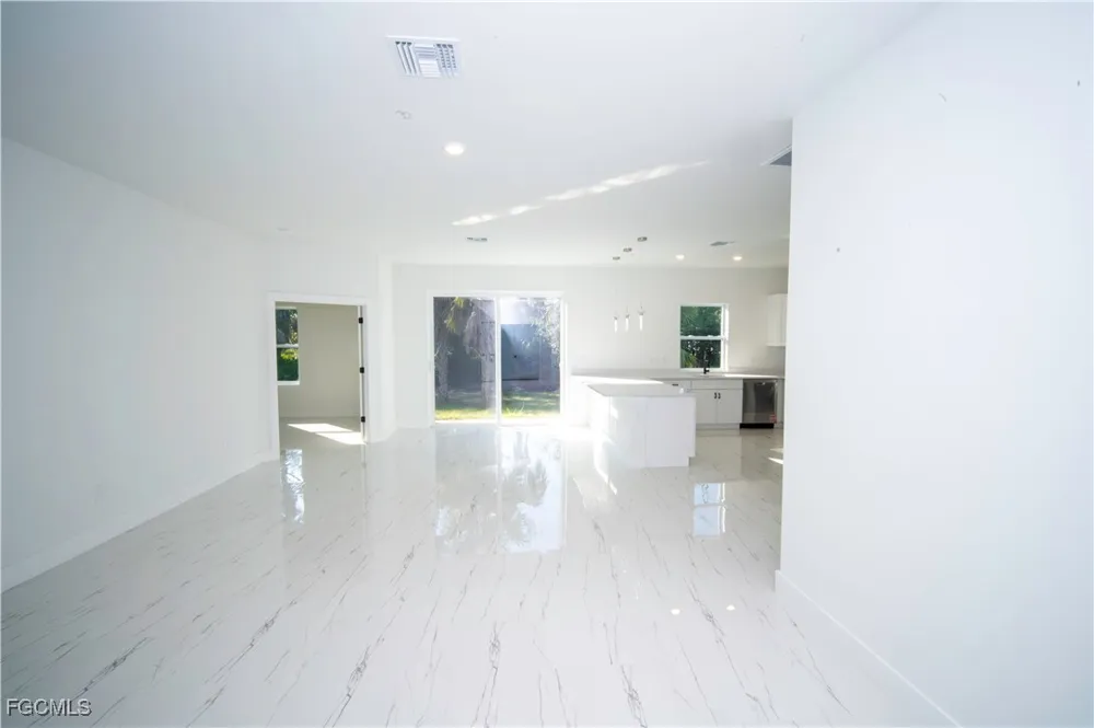E Wintergarden Avenue Port Charlotte, FL 33948