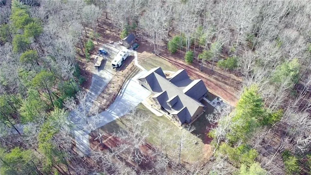 3331 Gumlog Road Young Harris, GA 30582