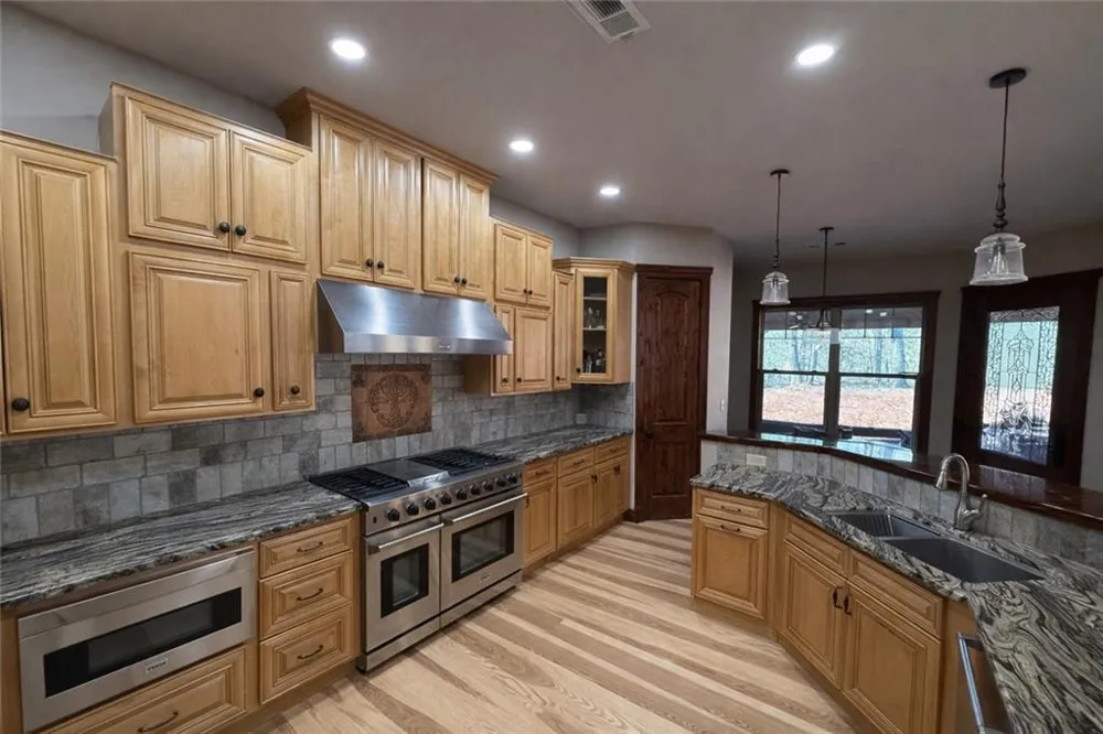 3331 Gumlog Road Young Harris, GA 30582