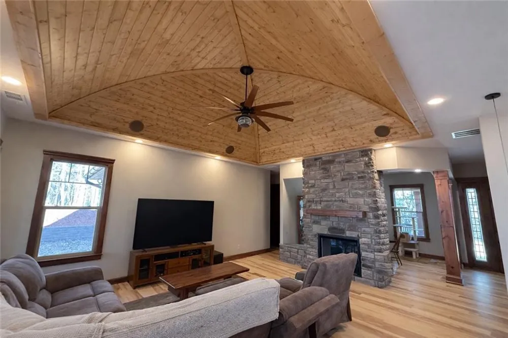3331 Gumlog Road Young Harris, GA 30582
