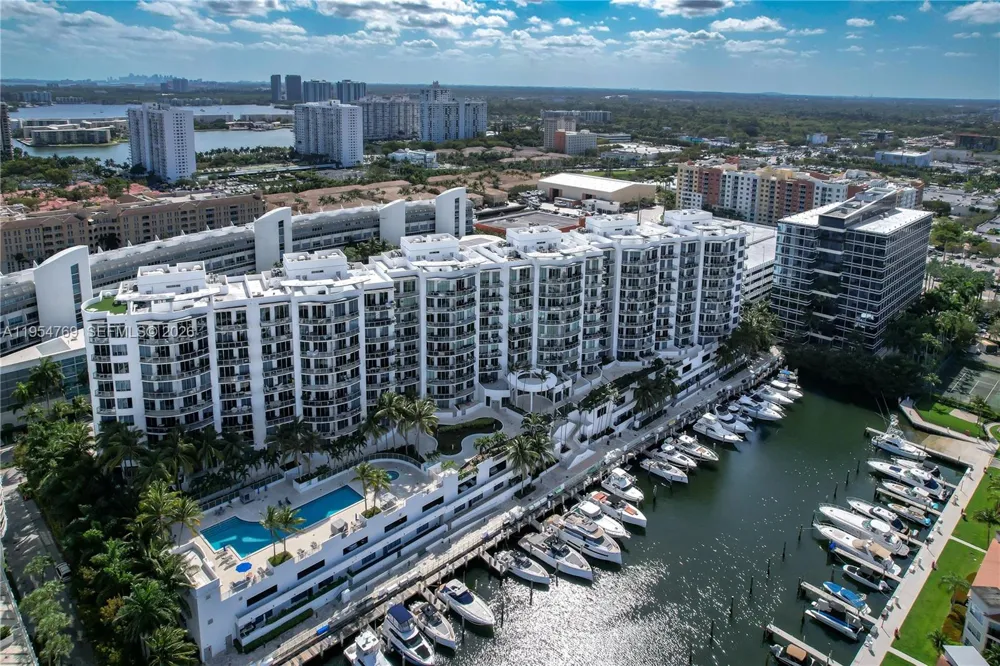 3029 NE 188th St #319 Aventura, FL 33180