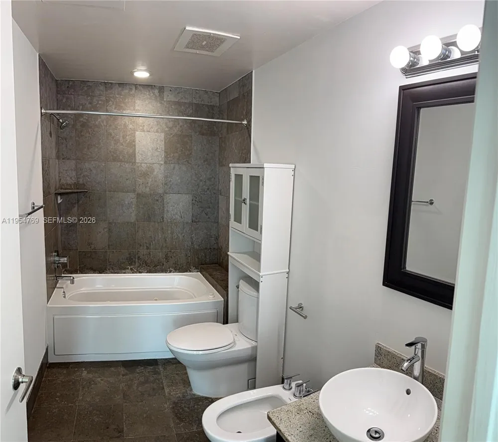 3029 NE 188th St #319 Aventura, FL 33180