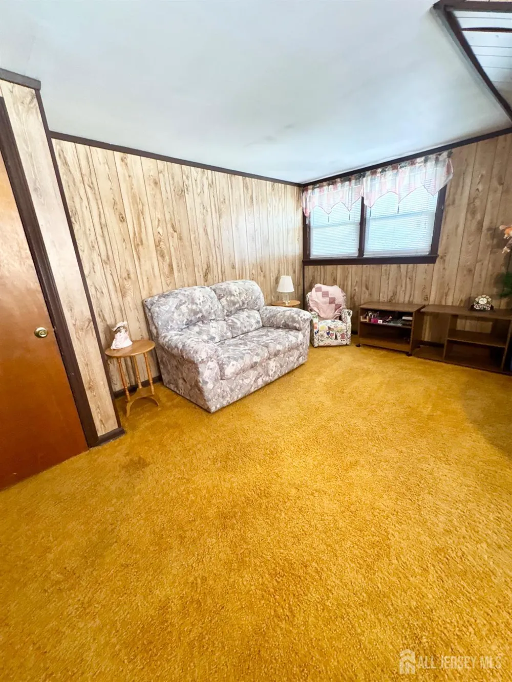 107 Zoar Place Middlesex, NJ 08846