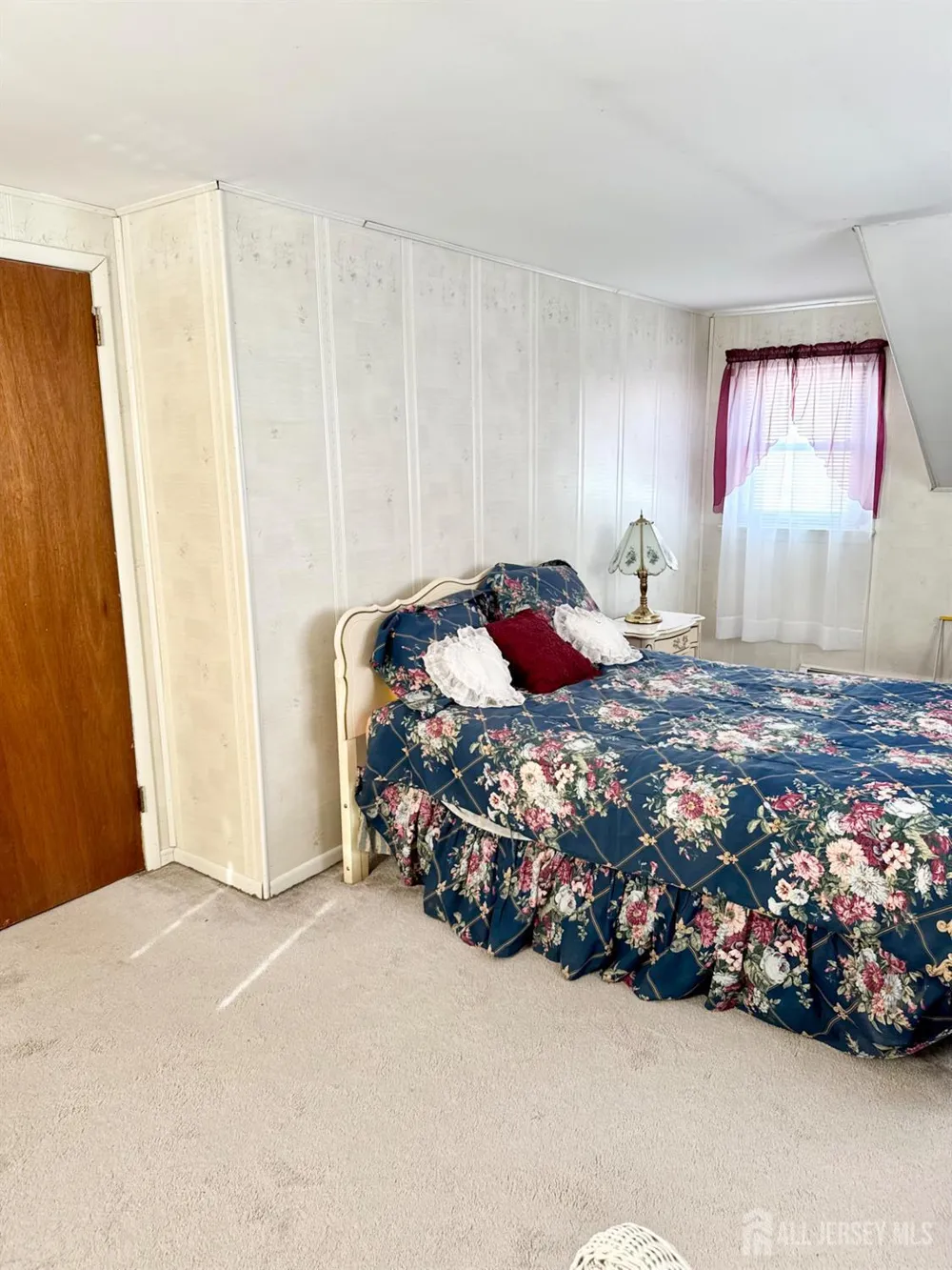 107 Zoar Place Middlesex, NJ 08846