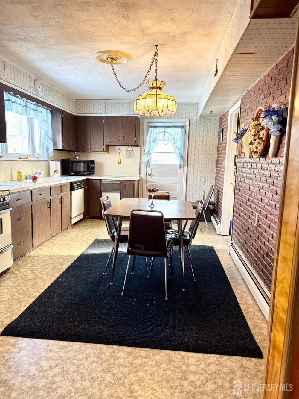 107 Zoar Place Middlesex, NJ 08846