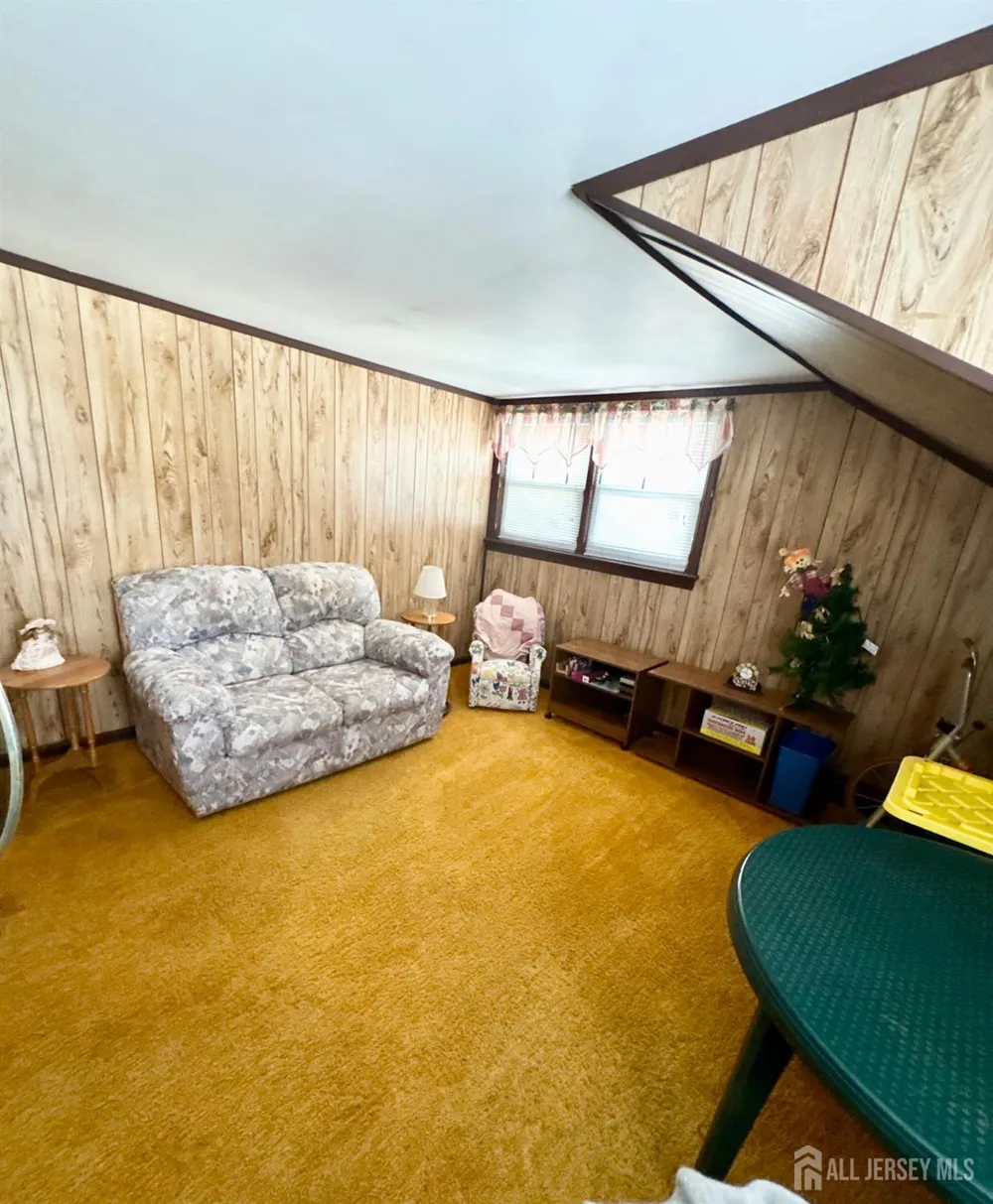 107 Zoar Place Middlesex, NJ 08846