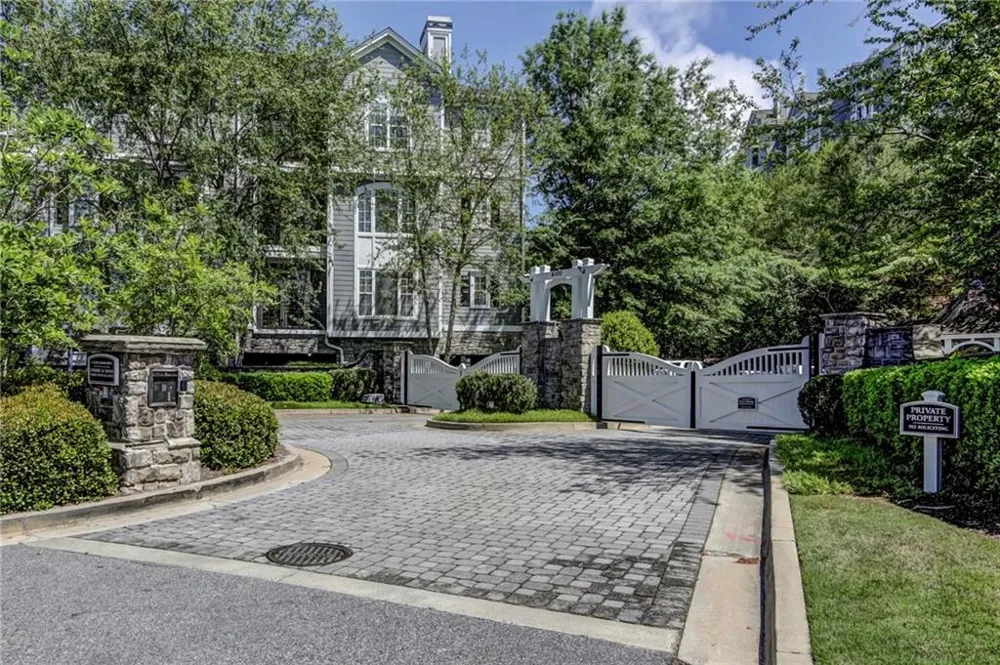 4100 Paces Walk SE #3205