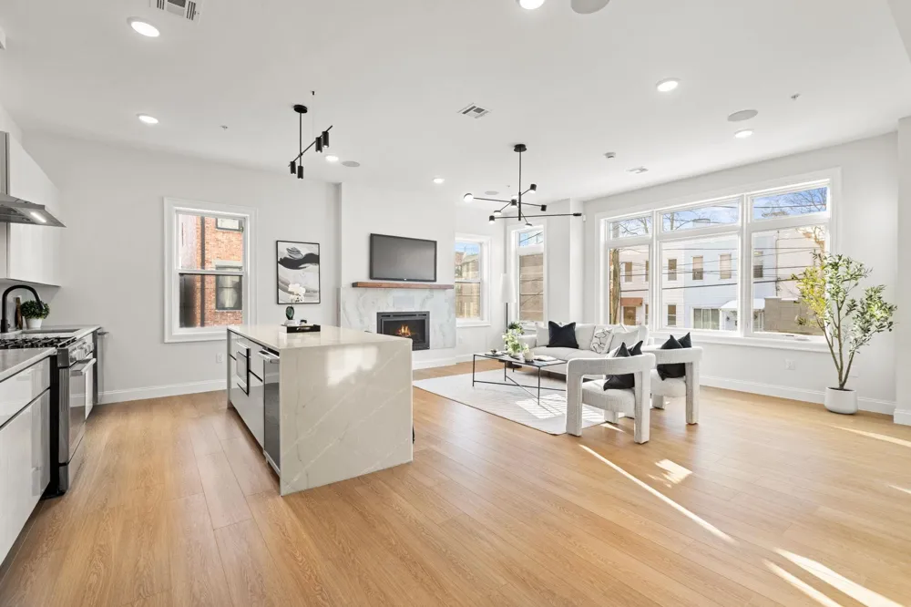 192 CAMBRIDGE AVE #3