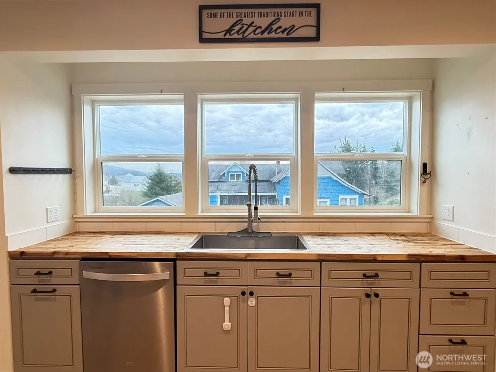 403 A STREET South Bend, WA 98586