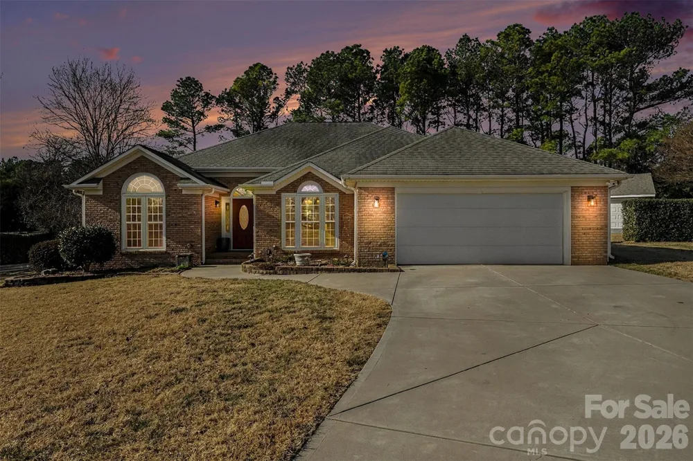 4400 Mackenzie Court SW