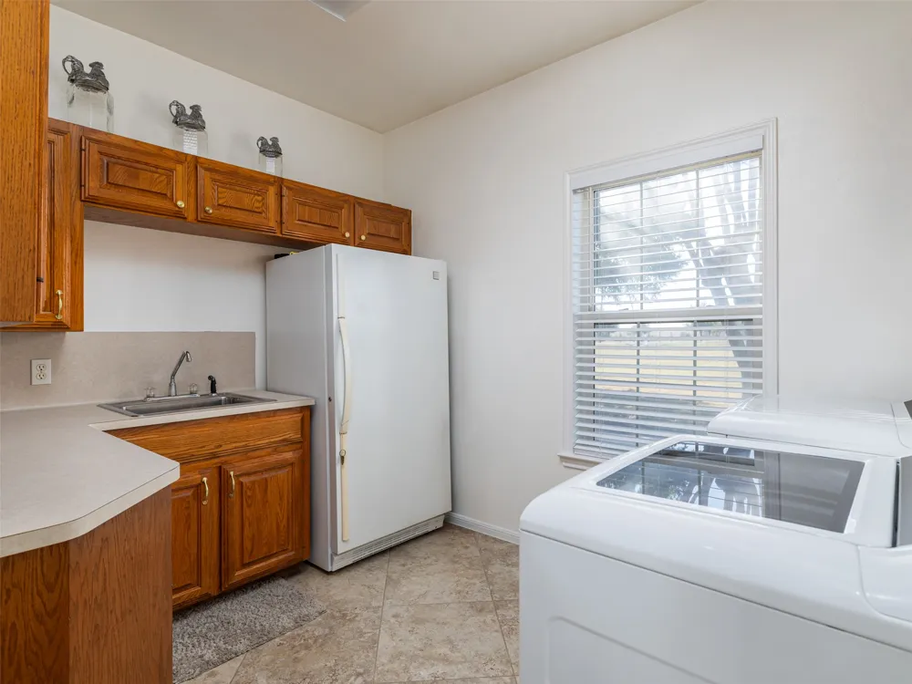 651 County Road 497 Taylor, TX 76574