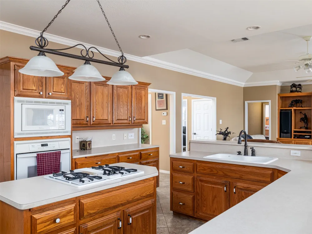 651 County Road 497 Taylor, TX 76574