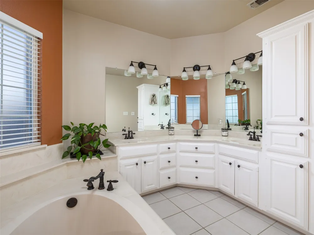 651 County Road 497 Taylor, TX 76574