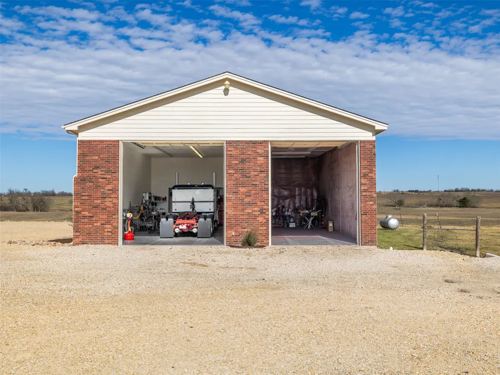 651 County Road 497 Taylor, TX 76574