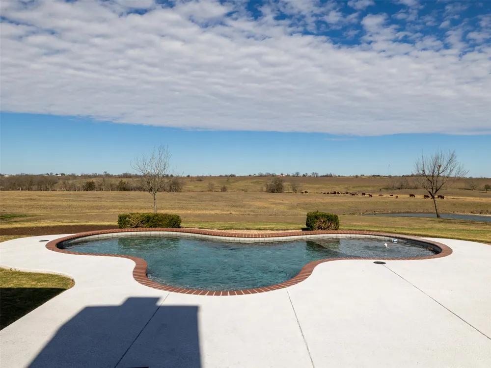 651 County Road 497 Taylor, TX 76574