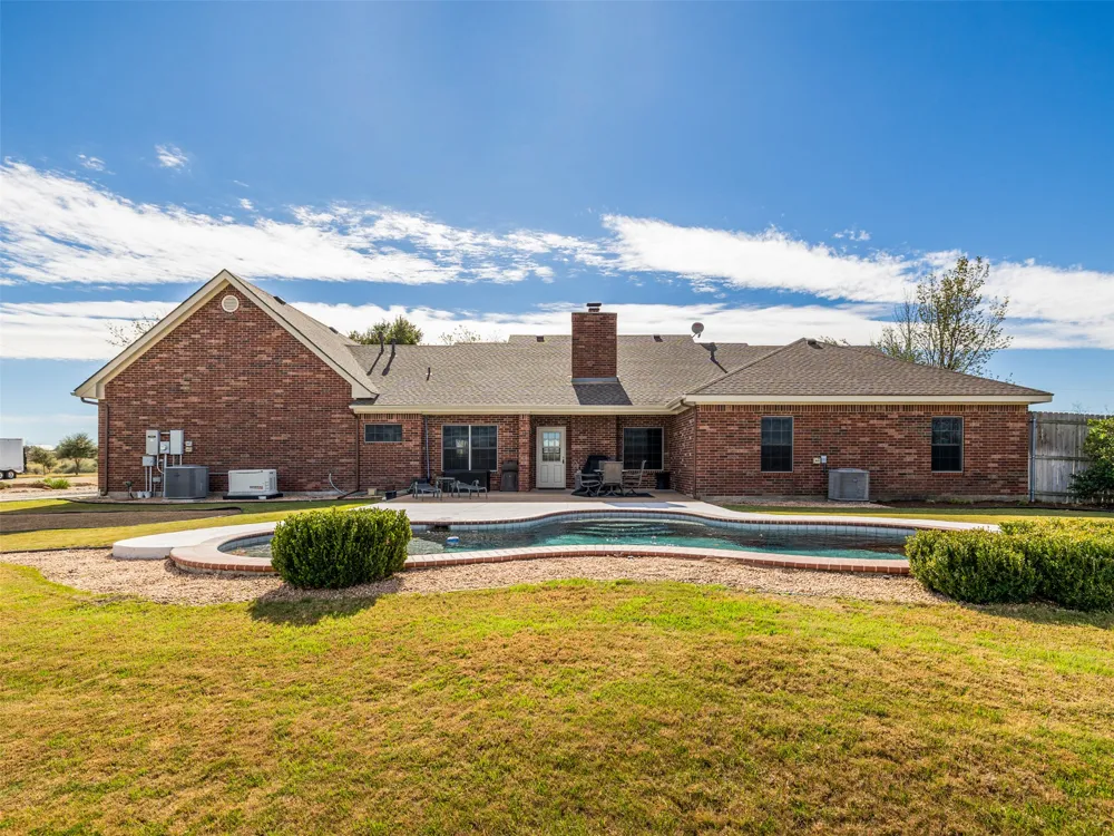 651 County Road 497 Taylor, TX 76574