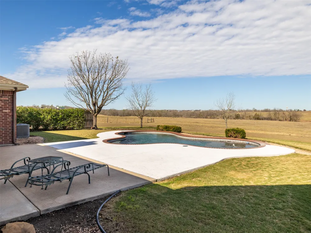 651 County Road 497 Taylor, TX 76574