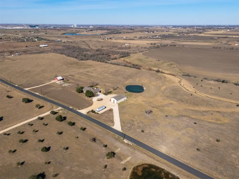 651 County Road 497 Taylor, TX 76574