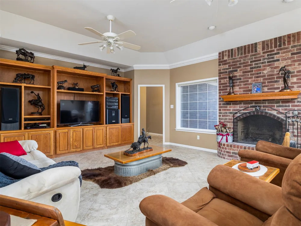 651 County Road 497 Taylor, TX 76574