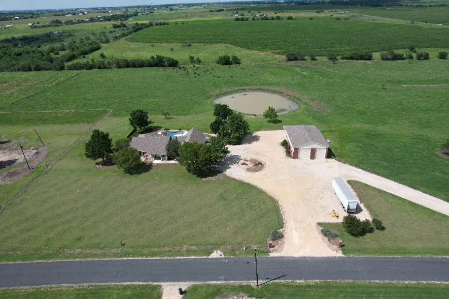 651 County Road 497 Taylor, TX 76574