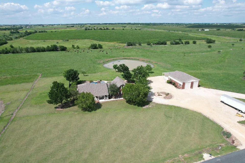 651 County Road 497 Taylor, TX 76574