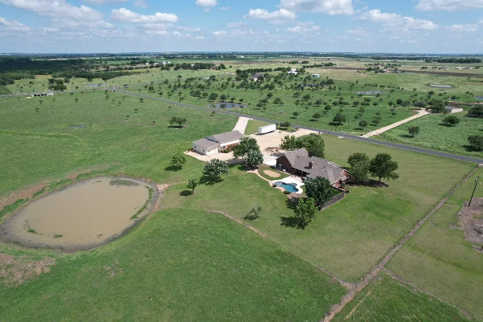 651 County Road 497 Taylor, TX 76574