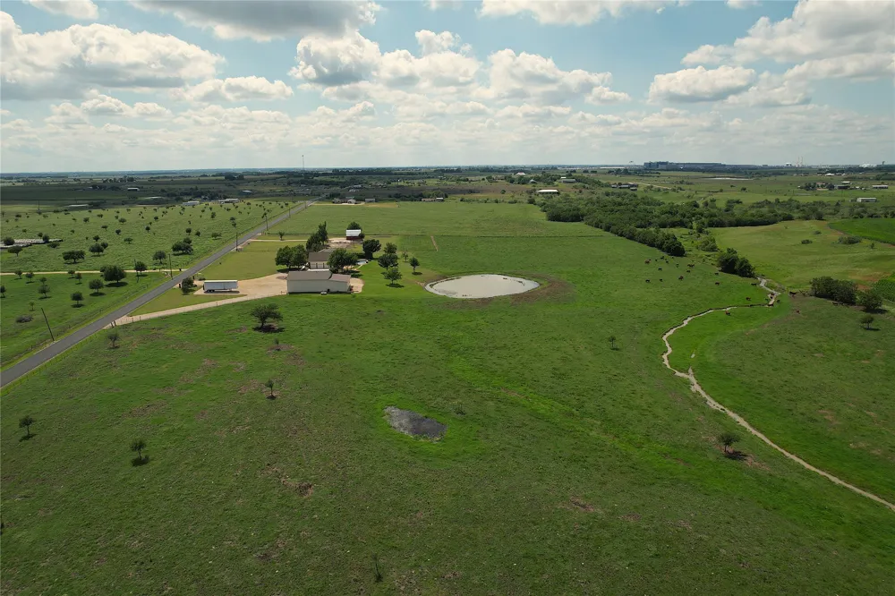 651 County Road 497 Taylor, TX 76574