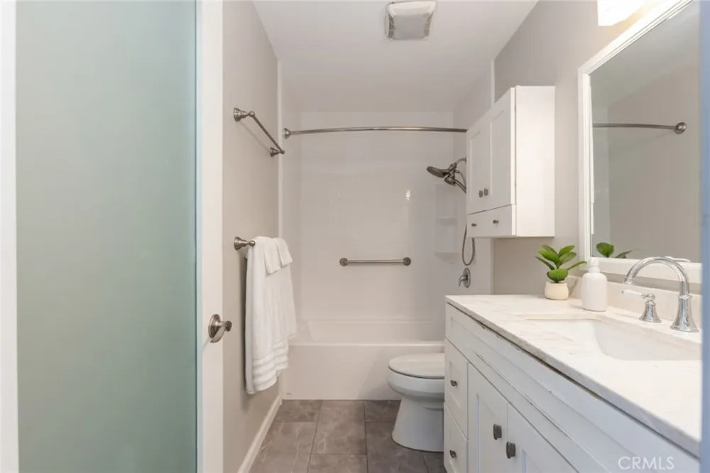 26015 Narbonne Avenue #14 Lomita, CA 90717