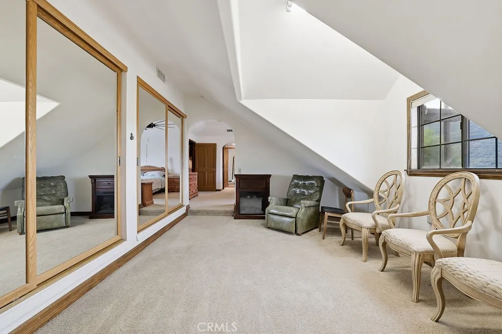 24300 Sylvan Glen Calabasas, CA 91302