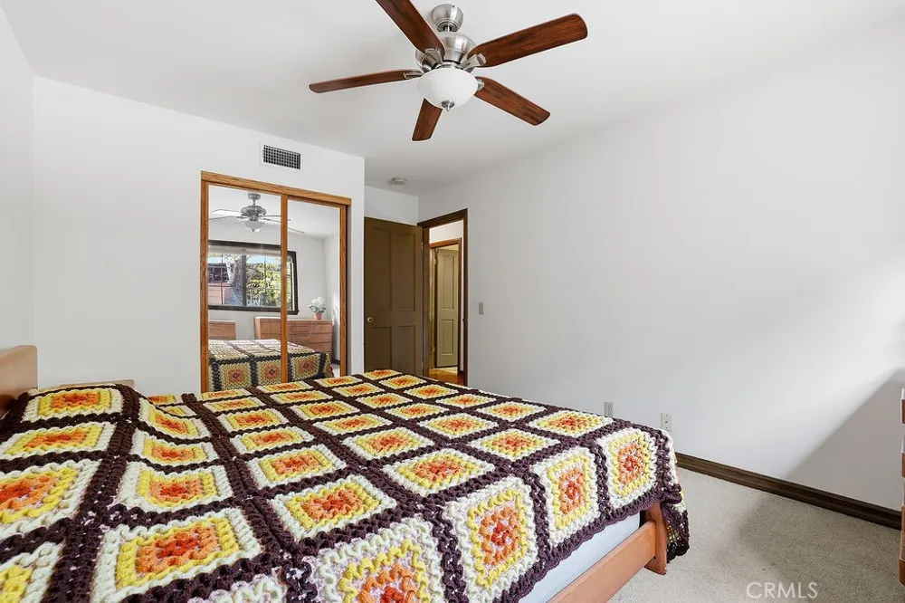 24300 Sylvan Glen Calabasas, CA 91302