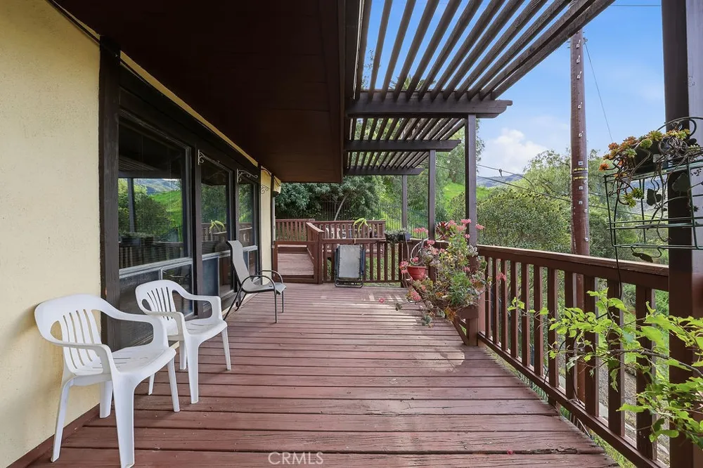 24300 Sylvan Glen Calabasas, CA 91302