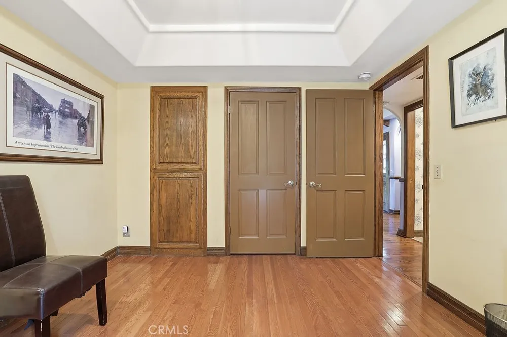 24300 Sylvan Glen Calabasas, CA 91302