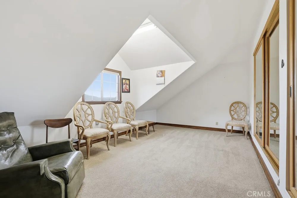 24300 Sylvan Glen Calabasas, CA 91302