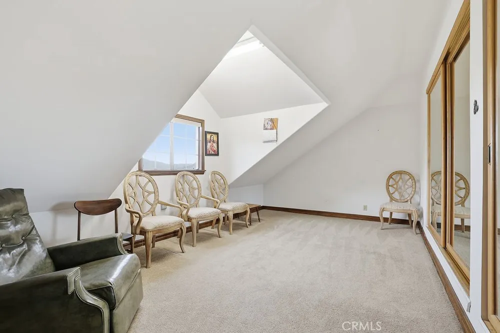 24300 Sylvan Glen Calabasas, CA 91302