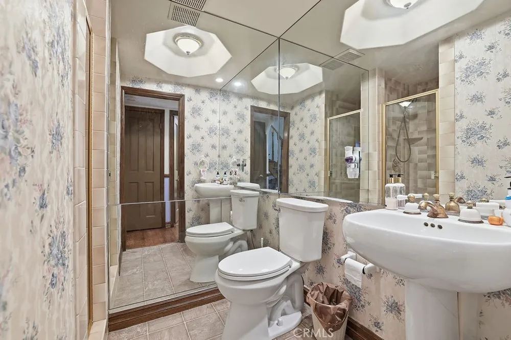 24300 Sylvan Glen Calabasas, CA 91302