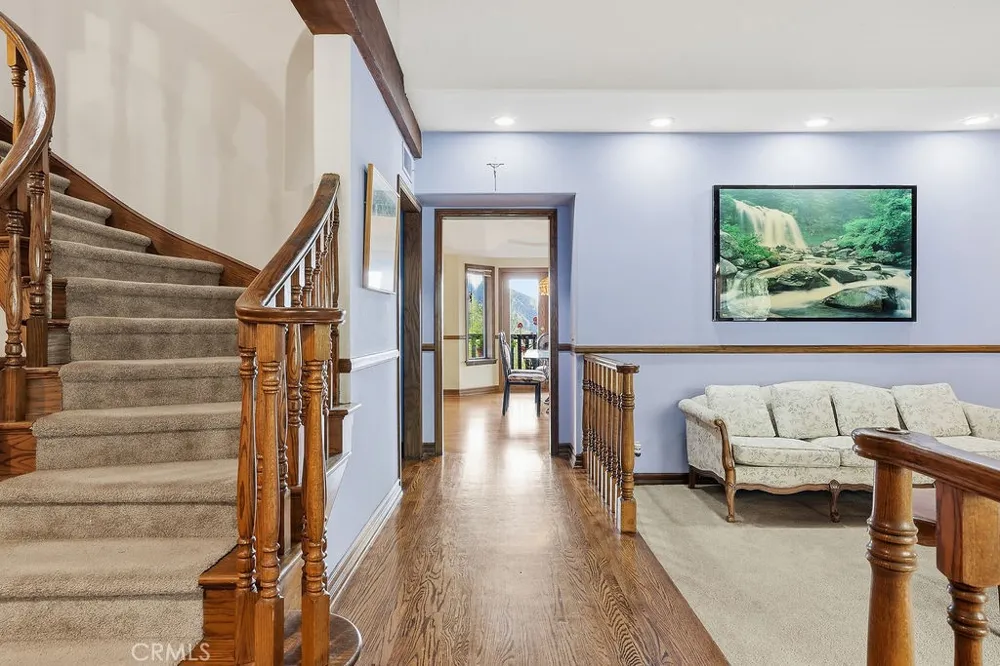 24300 Sylvan Glen Calabasas, CA 91302