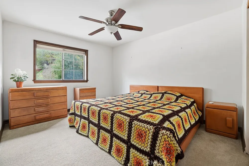 24300 Sylvan Glen Calabasas, CA 91302