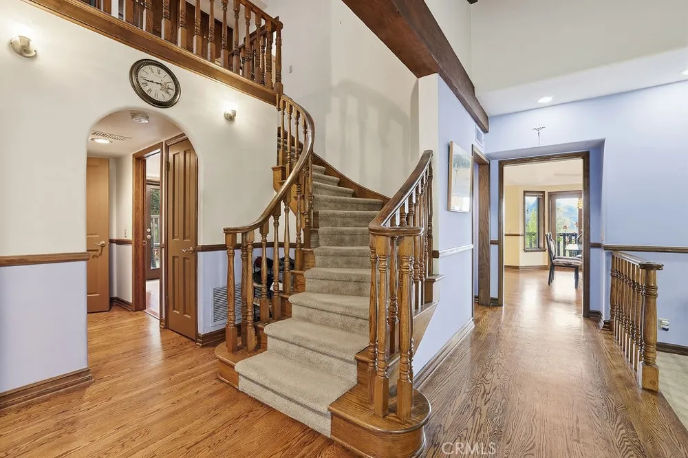 24300 Sylvan Glen Calabasas, CA 91302